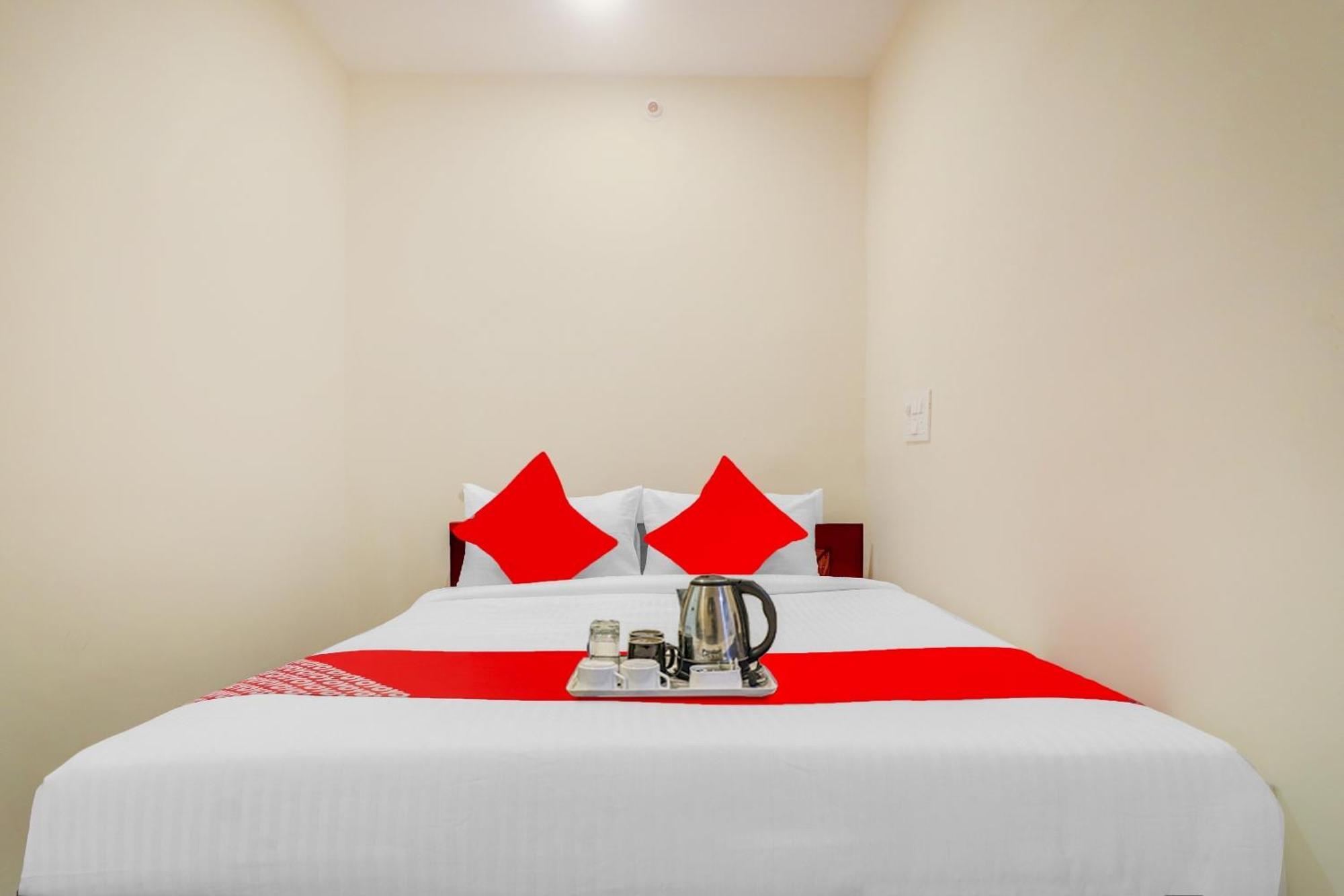 Hotel O Aayush Stay Inn Hyderabad Eksteriør bilde